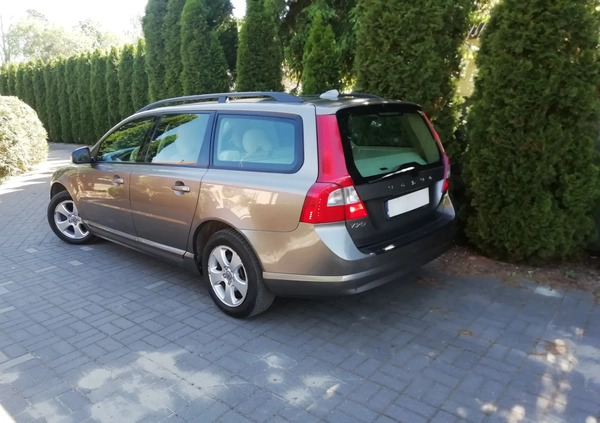 Volvo V70 cena 19450 przebieg: 294350, rok produkcji 2008 z Płońsk małe 277